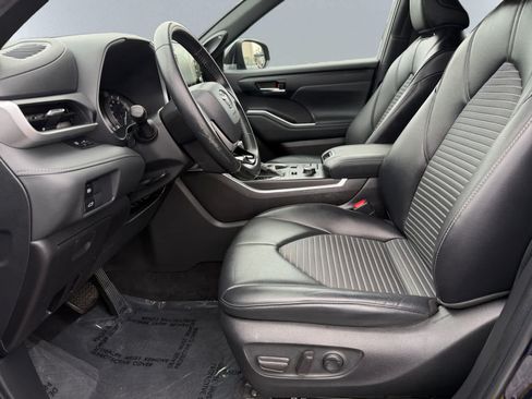 Used 2022 Toyota Highlander XSE AWD/4WD image 7