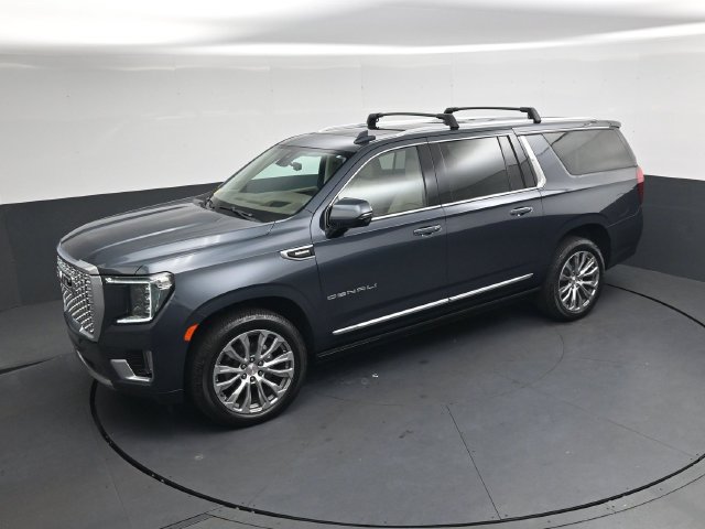 Used 2021 GMC Yukon XL Denali w/ Denali Premium Package AWD/4WD image 29