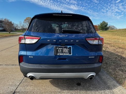 Used 2022 Ford Escape SE w/ Cold Weather Package image 8