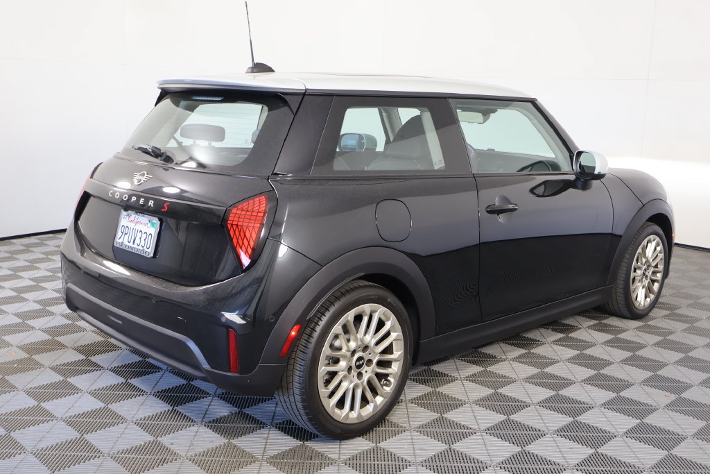 Used 2025 MINI Cooper S FWD image 4
