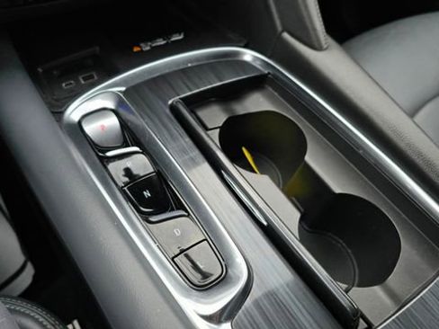 Used 2024 Buick Enclave Premium image 21