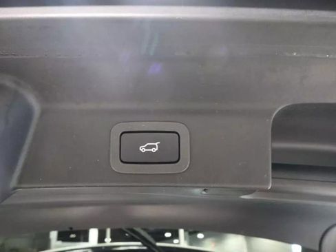 Used 2020 Jaguar F-PACE S image 38