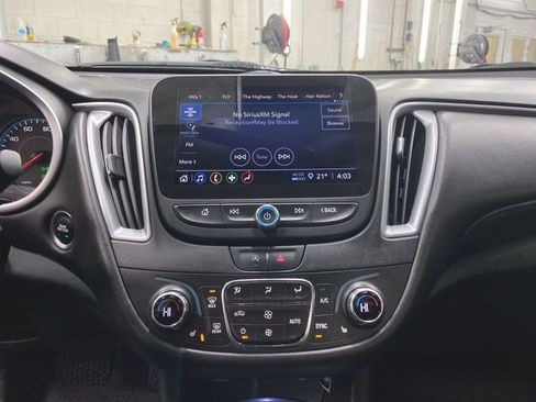 Used 2022 Chevrolet Malibu LT w/ Leather Package image 13