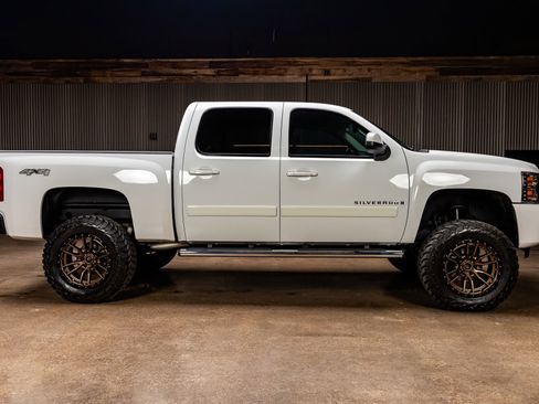 Used 2007 Chevrolet Silverado 1500 LTZ w/ Safety Package image 10