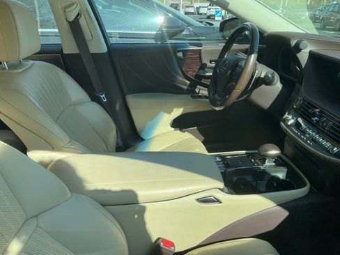 Used 2019 Lexus LS 500 w/ Interior Upgrade Package image 7