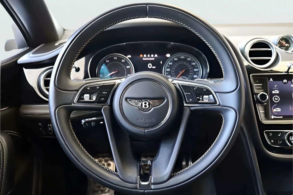 Used 2017 Bentley Bentayga AWD/4WD image 13