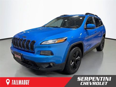 Used 2018 Jeep Cherokee Limited w/ Technology Group AWD/4WD image 1
