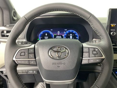 New 2026 Toyota Sienna Limited image 14