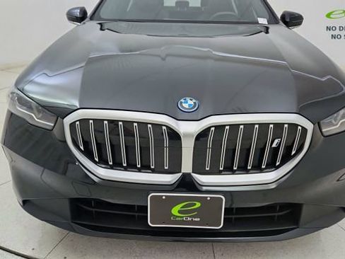Used 2024 BMW i5 eDrive40i w/ Convenience Package RWD image 9