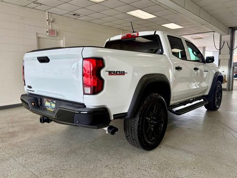 Used 2025 Chevrolet Colorado Trail Boss AWD/4WD image 4