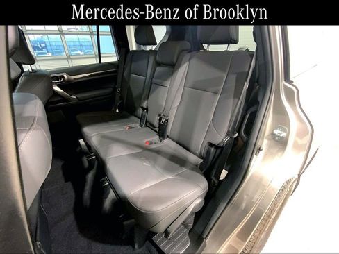 Used 2023 Lexus GX 460 Premium image 20