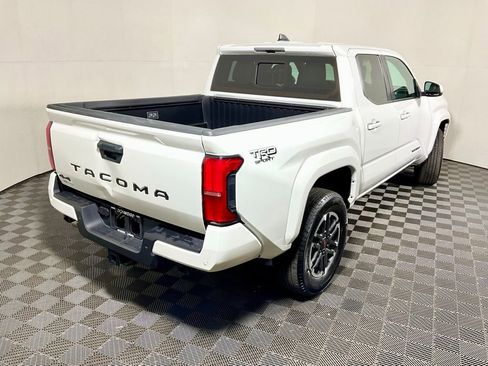 Used 2024 Toyota Tacoma TRD Sport w/ TRD Sport Upgrade Package image 18