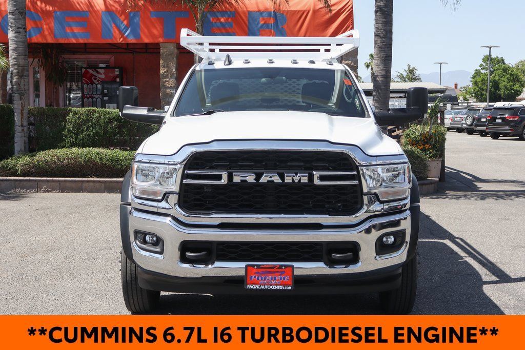 Used 2022 RAM 5500 Tradesman w/ Chrome Appearance Group RWD image 3