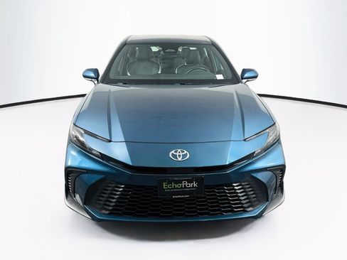Used 2025 Toyota Camry SE FWD image 2