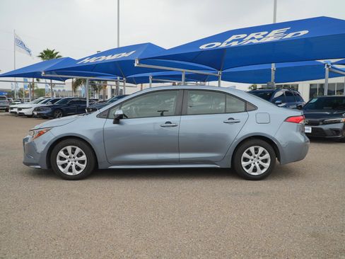 Used 2022 Toyota Corolla LE image 10