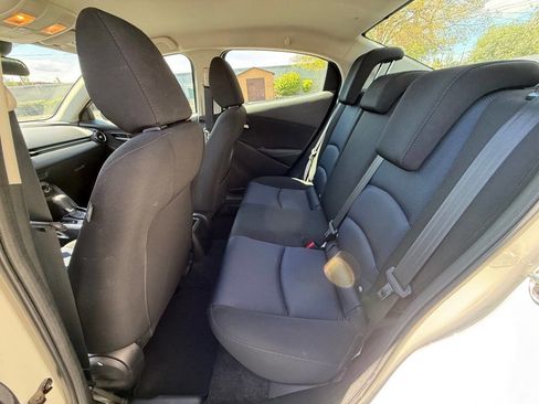 Used 2019 Toyota Yaris LE image 11