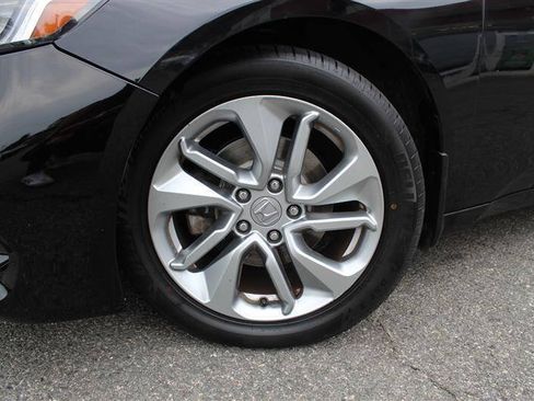 Used 2018 Honda Accord LX image 9