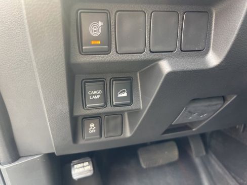 Certified 2025 Nissan Frontier SV image 15