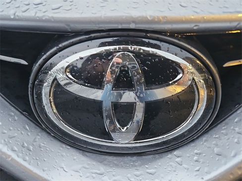 Used 2024 Toyota Camry SE image 29