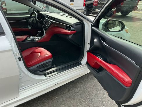 Used 2019 Toyota Camry XSE image 8