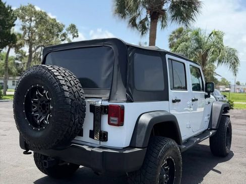 Used 2012 Jeep Wrangler Unlimited Sport AWD/4WD image 5