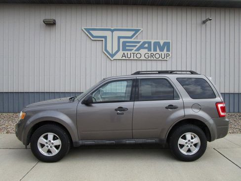Used 2010 Ford Escape XLT AWD/4WD image 4