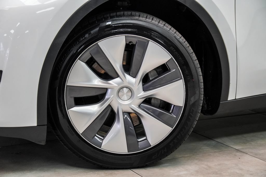 Used 2023 Tesla Model Y Long Range AWD/4WD image 5