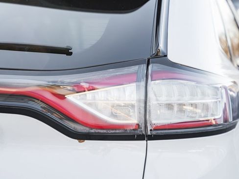 Used 2017 Ford Edge SEL w/ Equipment Group 201A image 6