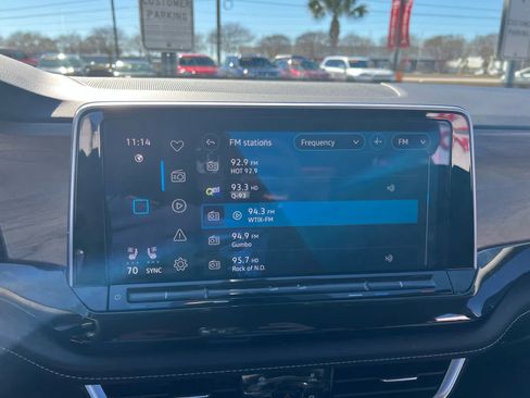 Used 2025 Volkswagen Atlas SE image 14