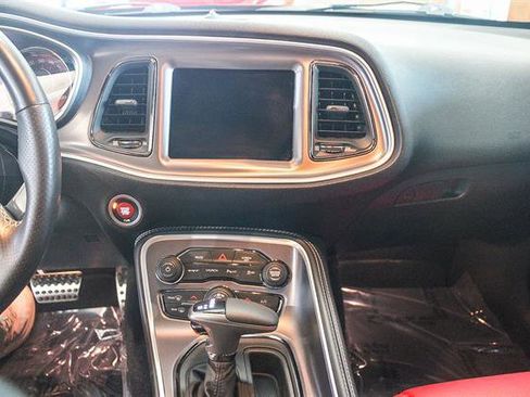 Used 2019 Dodge Challenger SRT Hellcat image 13