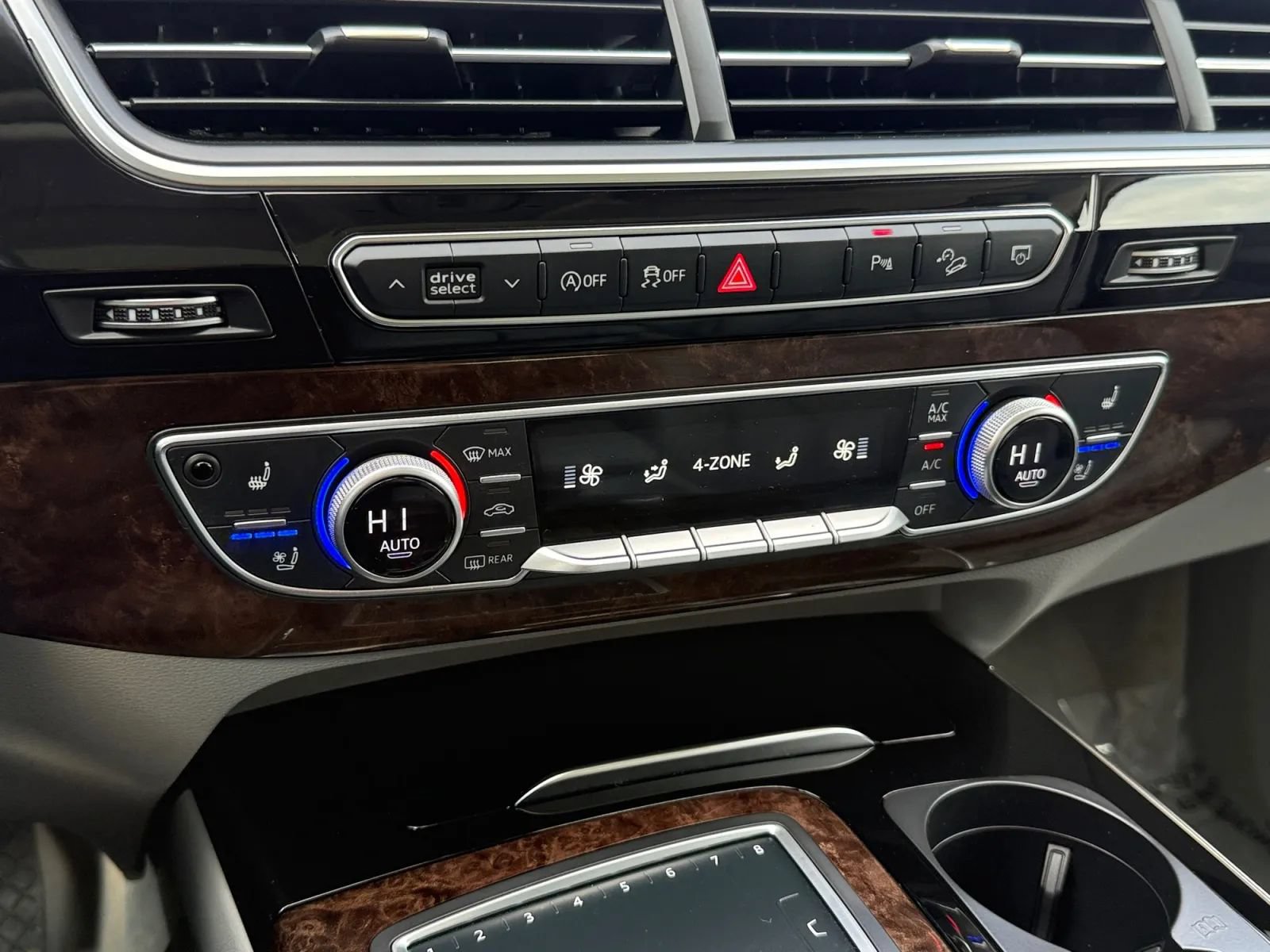 Used 2018 Audi Q7 3.0T Prestige AWD/4WD image 36