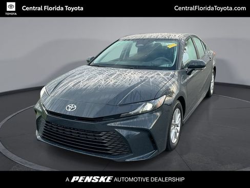 Used 2025 Toyota Camry LE w/ Convenience Package FWD image 1