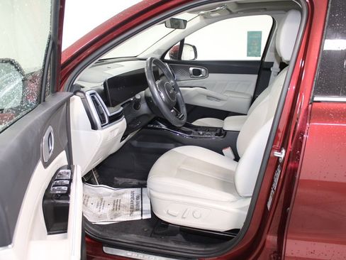 Used 2024 Kia Sorento SX image 19