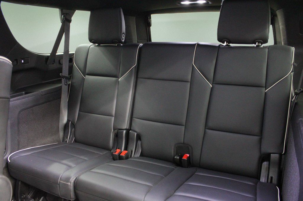 Used 2023 Cadillac Escalade ESV Premium Luxury w/ Performance Package AWD/4WD image 30