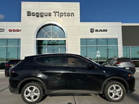 Used 2023 Dodge Hornet GT image 1