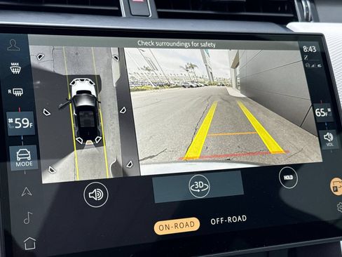 Certified 2025 Land Rover Discovery Sport Dynamic SE AWD/4WD image 23