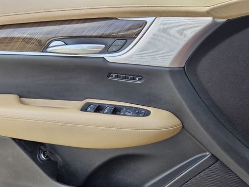 Certified 2023 Cadillac XT6 Premium Luxury w/ Platinum Package image 29