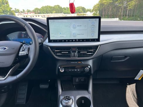 Used 2025 Ford Escape SE w/ PHEV Premium Package FWD image 19