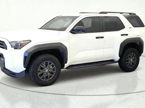 Used 2025 Toyota 4Runner SR5 AWD/4WD image 4
