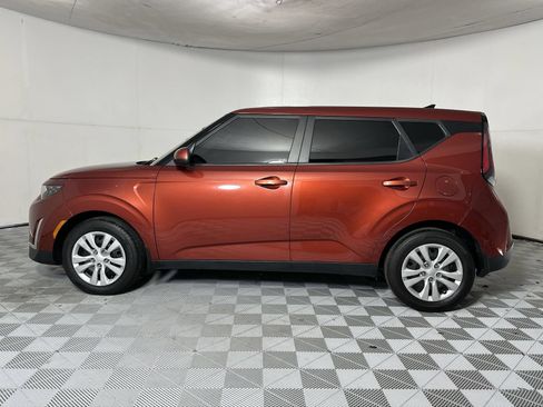 Used 2023 Kia Soul LX FWD image 5
