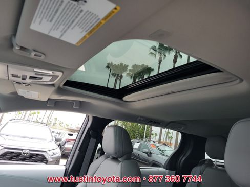 Used 2025 Toyota Sienna XLE w/ XLE Plus Package AWD/4WD image 20