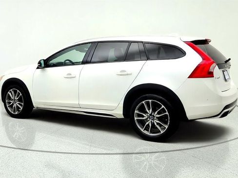 Used 2015 Volvo V60 T5 Cross Country w/ Convenience Package AWD/4WD image 7
