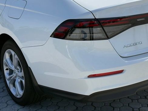 Used 2025 Honda Accord LX image 15