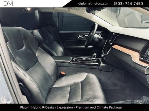 Used 2022 Volvo S60 T8 R-Design Expression w/ Premium Package AWD/4WD image 20