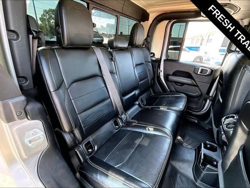 Used 2020 Jeep Gladiator Overland AWD/4WD image 25