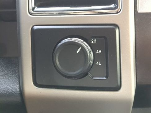 Used 2020 Ford F350 Lariat w/ Lariat Value Package AWD/4WD image 29