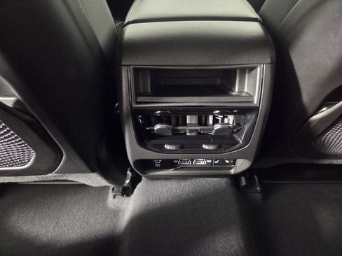 Used 2023 Jeep Grand Cherokee Limited RWD image 27