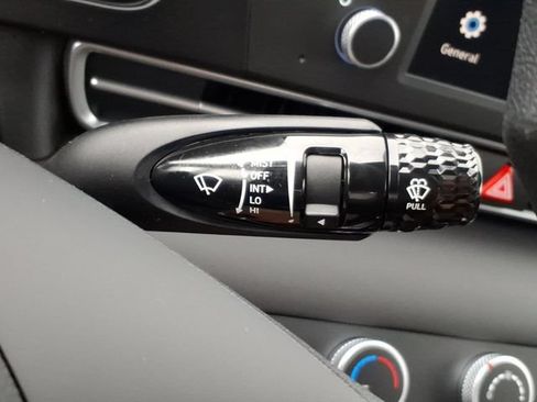 New 2026 Hyundai Elantra SE FWD image 28