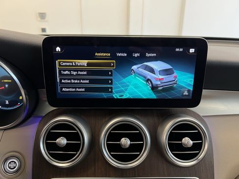 Used 2021 Mercedes-Benz GLC 300 4MATIC image 31