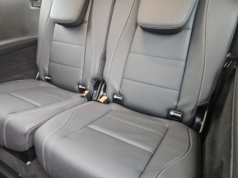 Certified 2026 Mercedes-Benz GLS 450 4MATIC image 13